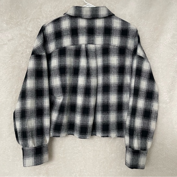 Mod Ref Plaid Cropped Shirt - Picture 5 of 6
